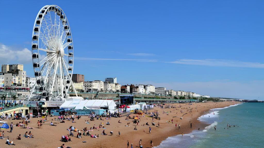 Brighton Beach - Bãi biển nổi tiếng dọc Dendy Street.