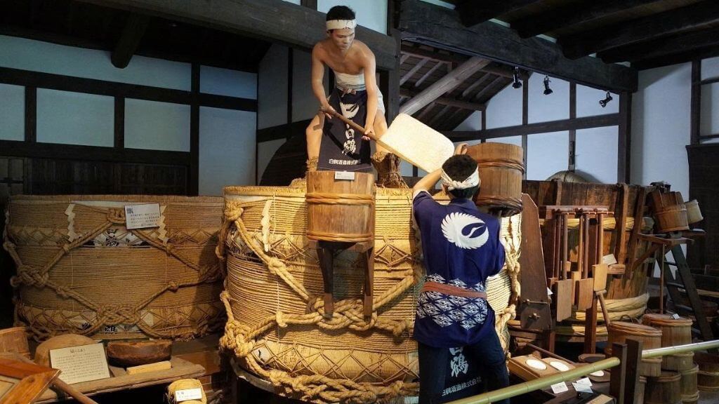 Bảo tàng rượu Hakutsuru - xưởng rượu Sake nổi tiếng ở Osaka