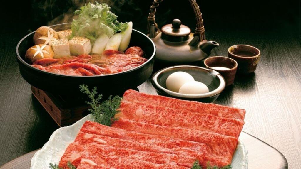 Đoàn dùng bữa tối với đặc sản bò KOBE nổi tiếng