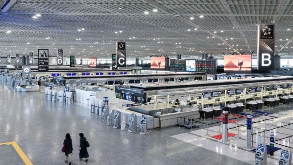 Đoàn di chuyển ra sân bay Narita làm thủ tục đáp chuyến bay VJ823 (0855 – 1255) về TP.HCM