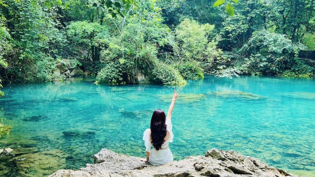 Suối Lê nin địa điểm check in sống ảo cực hot trong tour Cao Bằng Trà Lĩnh