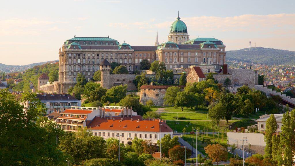 Buda Castle   Lâu đài Buda vô cùng nguy nga
