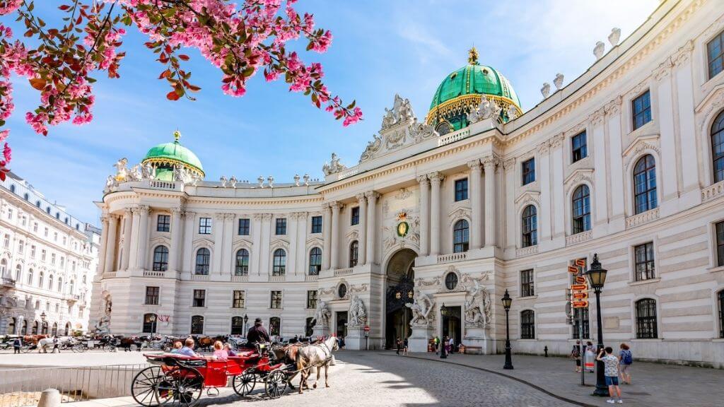 Cung điện Hofburg, nơi ở của hoàng gia Áo suốt nhiều thế kỷ