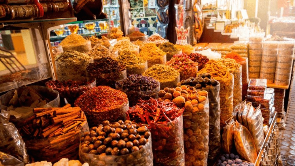 Chợ Spice Souk với đa dạng hương liệu